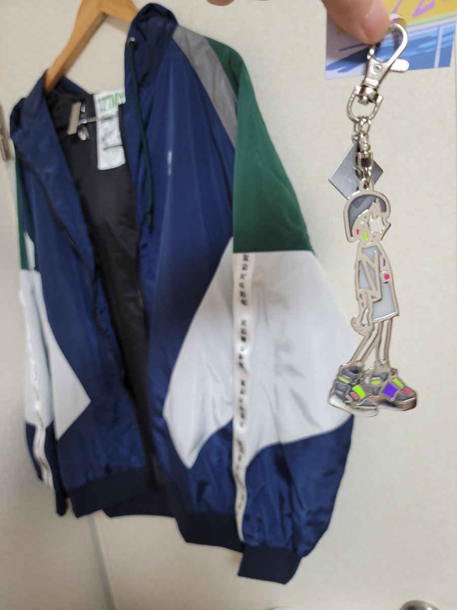 ずとまよグッズ