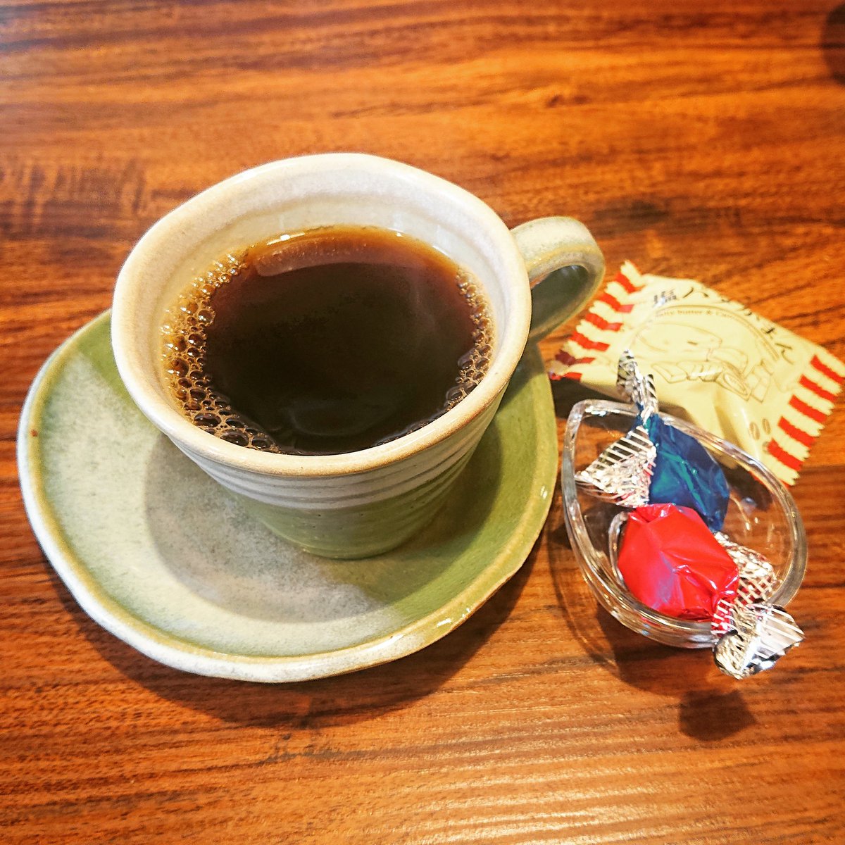 YunPanMan1's tweet image. 来月のシフトの御相談をしに築町へ
久しぶりに
#mojacafe さんへ
めっちゃ忙しそうでした((･･*)✨
#優南風 ※珈琲
に癒されて参った☕✨
毒を抜いて頂きました(´,,-ㅿ-,,`)ﾌｩ-