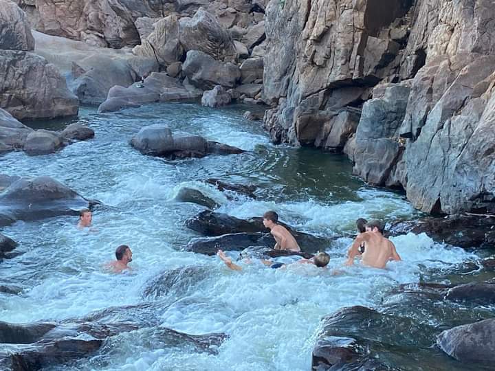 Lembani Travels on X: "Chongwe Falls at its finest right now. #LowerZambezi https://t.co/xrchj2RBKc" / X