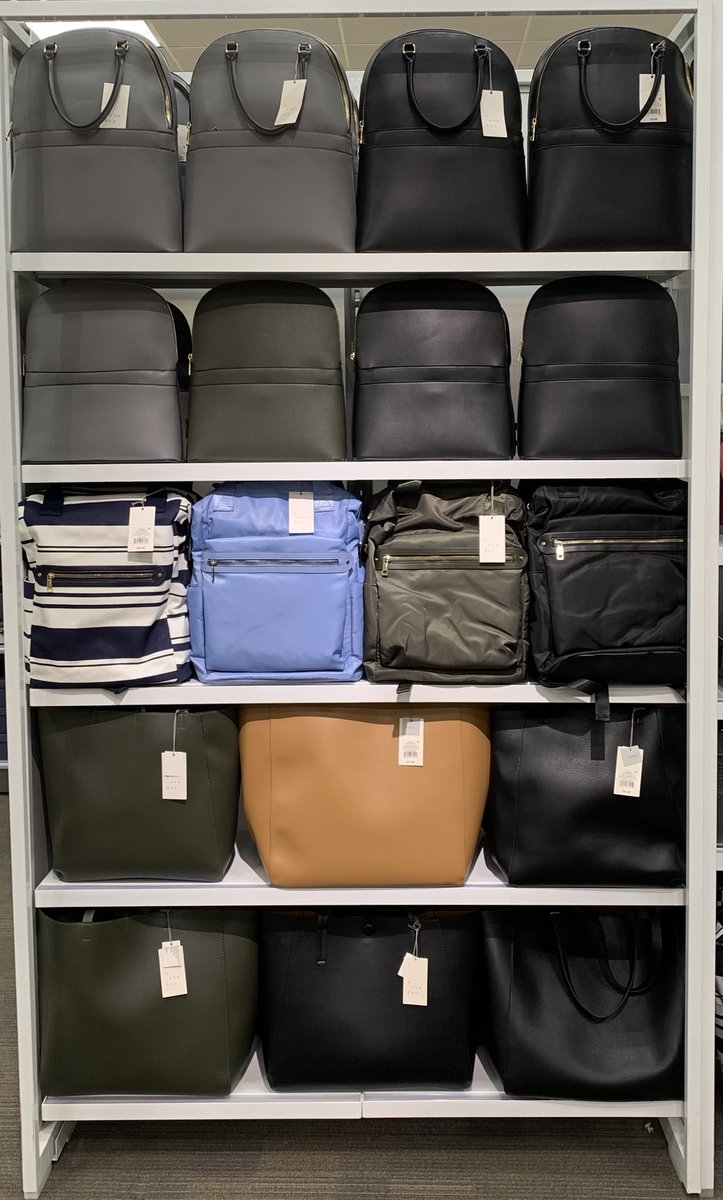 Look at all this newness! Re-merchandising accessories is one of my favorite things to do 😁 <a href="/DaniLovesStyle/">Danielle A</a> <a href="/KippLaura/">Laura Kipp</a> <a href="/Target/">Target</a> #THE354 🎯