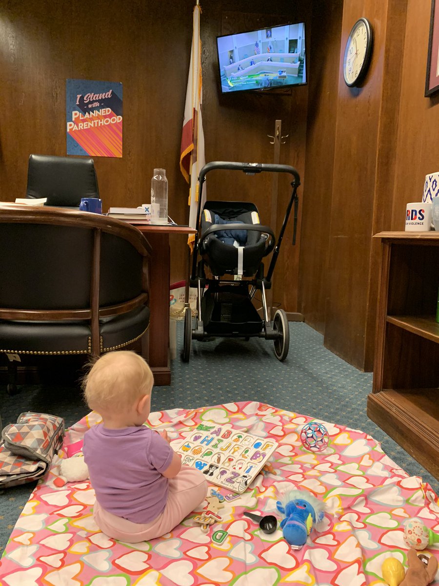 Childcare challenge made today an impromptu “bring your daughter to work day.”Thread of Elly’s day visiting the State Assembly (and some of the people we ran into along the way!) —