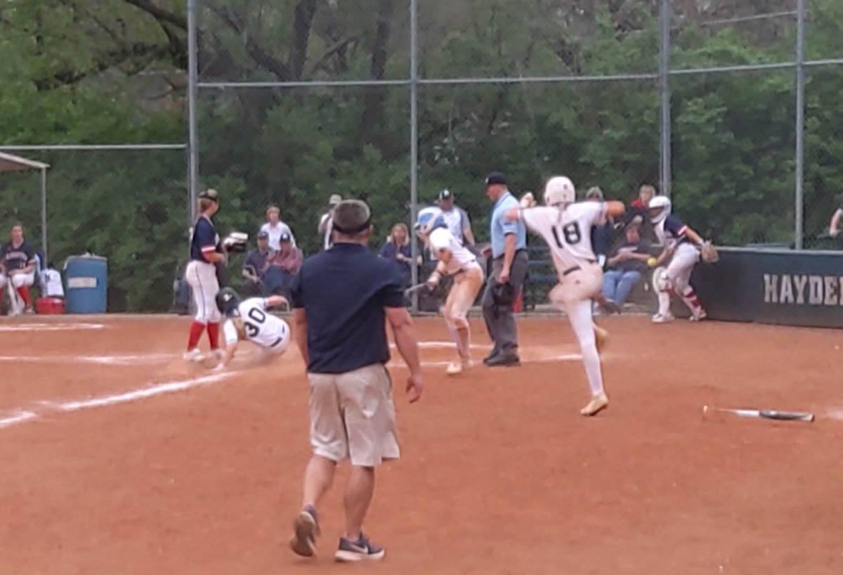 . <a href="/HCHCatsSoftball/">Hayden Softball</a> bounces back after Monday injury to standout pitcher @AlyssaDroge with dramatic doubleheader sweep over Manhattan. ...
bit.ly/3sYeSAv