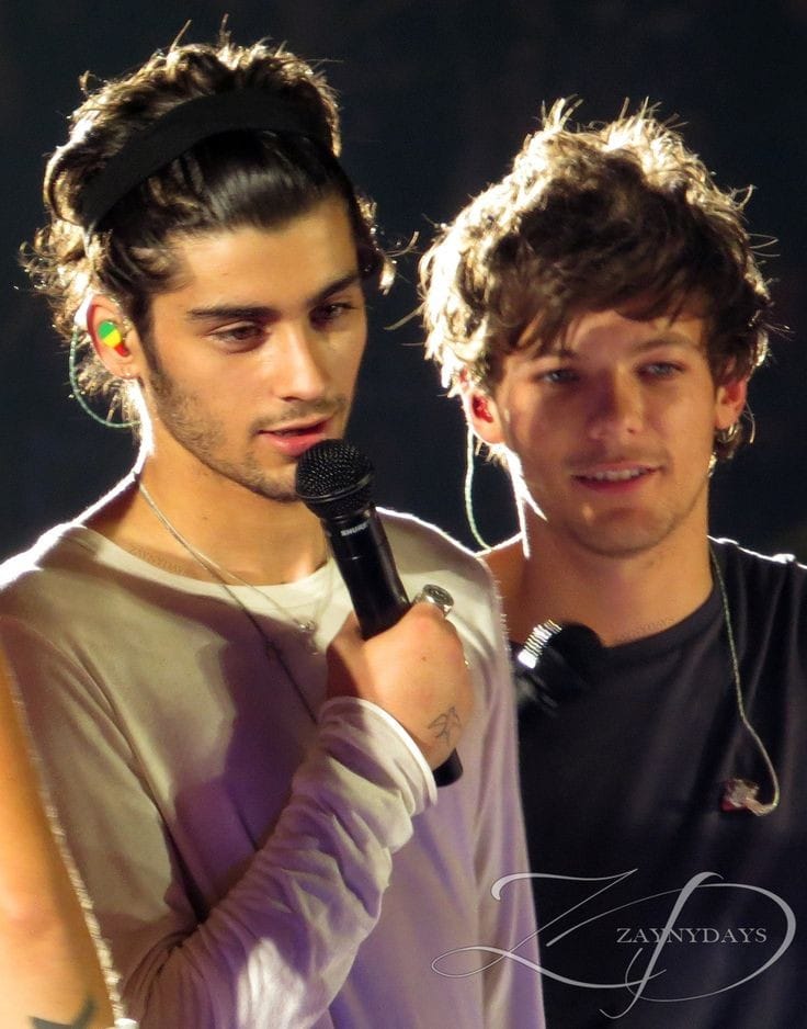 votoperlouis1's tweet photo. buongiorno con delle foto zouis perché si
I vote #Louies for #BestFanArmy at the #iHeartAwards https://t.co/Dq3e6yzesx