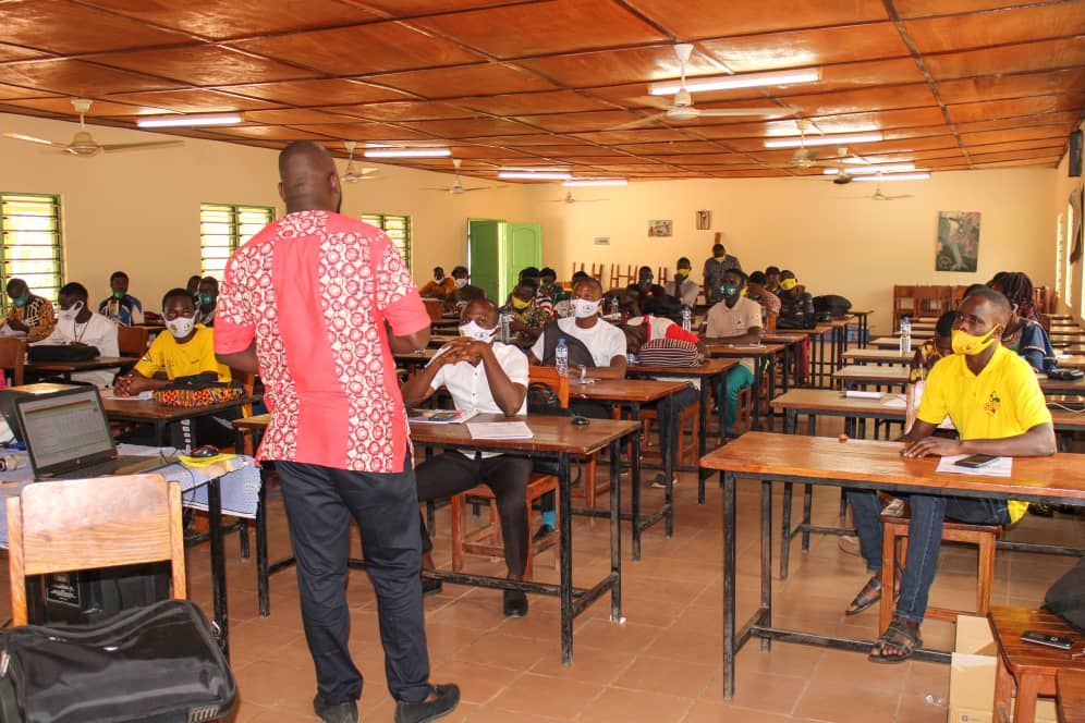 solergie's tweet photo. Together with our partner 'Young Volunteers for the Environment’, we have trained 92 new independent technicians and salespeople who will join the Solergie team in the Kara region!

#solarenergy #renewableenergy #offgrid #Togo https://t.co/uCzeBvbJn4