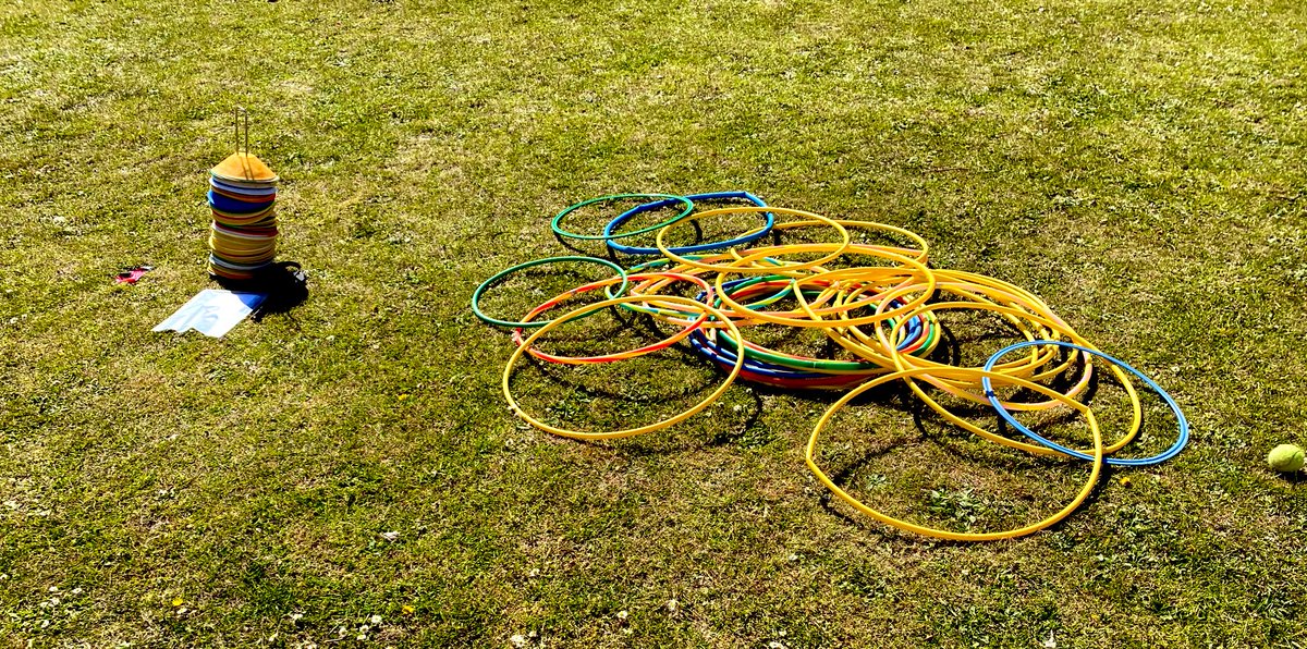 stjohnscen20's tweet photo. Weβre so pleased that our Sports After-School Clubs are up and running again! #PEMatters #SportsMatter #GamesMatter #YearGroupBubbles #TeamPe #TeamStJohns #GreenAndYellow https://t.co/3hvO81jMWZ
