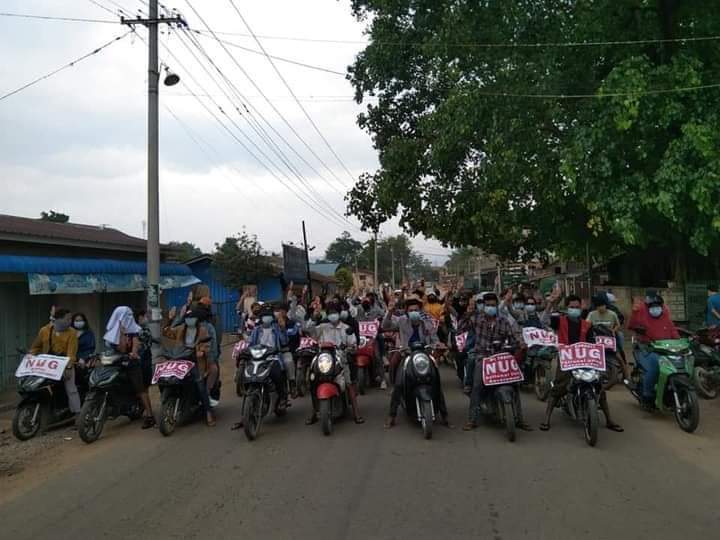 ClubRiveria's tweet photo. Motorcycle Strike in Kyaukme,Shan State protest against the dictatorship.
GIVE BACK INTERNET
#Apr28Coup #InternetShutdown
#WhatsHappeningInMyanmar https://t.co/cc7n65xx9s