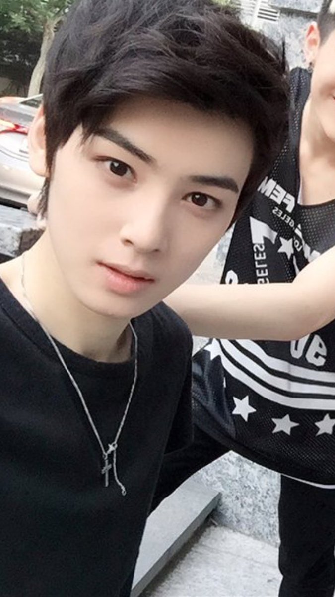 <a href="/kthsgram/">khushi $</a> Cha Eunwoo serving visuals since predebut