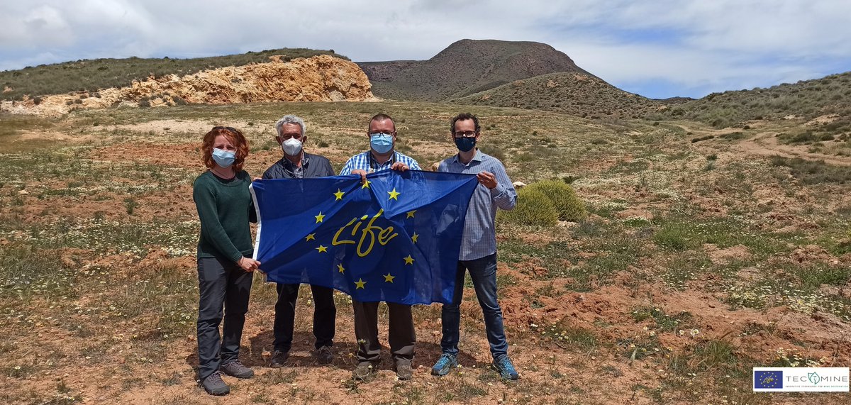 LIFETECMINE's tweet photo. #LIFETECMINE visita una cantera de Bentonita en Níjar (Almería) de la empresa @clariant como ejemplo de buenas prácticas que incluiremos en nuestra próxima guía de restauración.
Gracias Julián (Reforestaciones y Viveros) y Javier (PN del @cabodegata ) por acompañarnos. https://t.co/QBTlsQrW6I