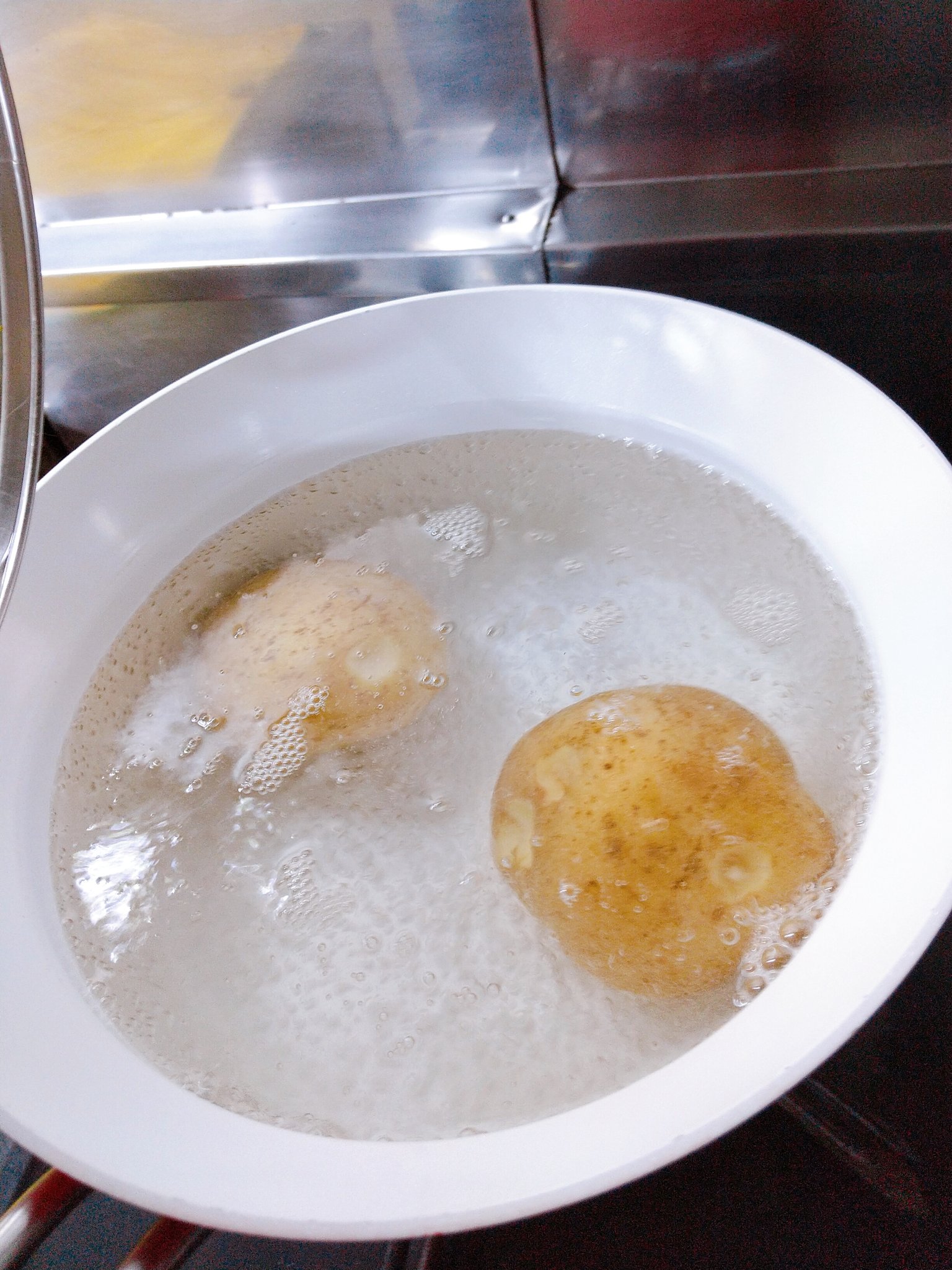 マネティエのマンジェ 漫画飯 今更コゼットちゃんの無念を晴らすために 豚肩ロースのコンフィ アリゴソース 作ってる 王族に出すレベルで手間暇かけてやる ワンピース ワンピース好きと繋がりたい ワンピース好きさんと繋がりたい サンジ 料理