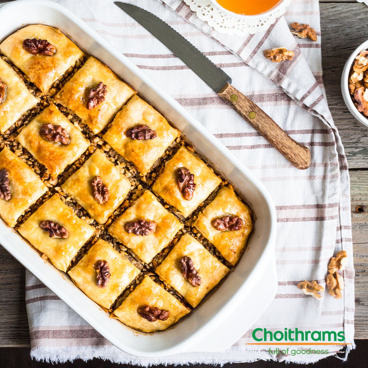 choithramsuae's tweet image. Be Ramadan ready! This baklawa recipe will help you make mind-blowing and finger-licking dessert at home. Order your ingredients on choithrams.com to make it at home. #vegan #foodrecipe #makeathome #homemade #dessert