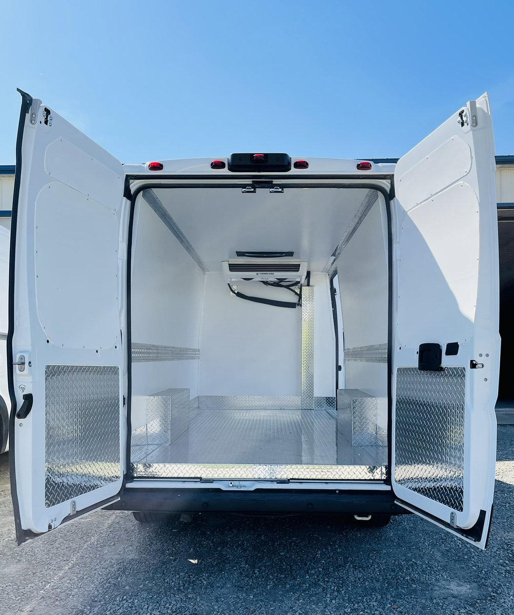 MobileColdSol's tweet image. RAM Promaster upfit with Mobile Cold Solutions composite insulation package and a @ThermoKingCorp V320-20Max refrigeration unit. Safety partition, aluminum tread plate floor, e-track.