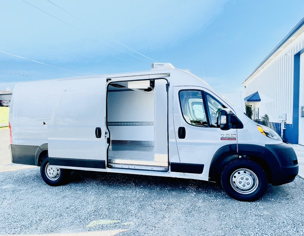 MobileColdSol's tweet image. RAM Promaster upfit with Mobile Cold Solutions composite insulation package and a @ThermoKingCorp V320-20Max refrigeration unit. Safety partition, aluminum tread plate floor, e-track.