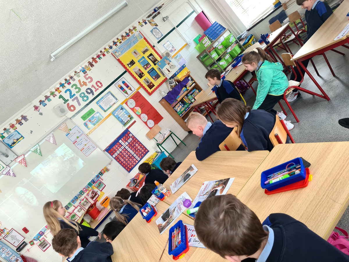 lmoorescmj's tweet photo. Delighted to have traditional singer Aileen Lambert Zoom into the classroom today to introduce and sing the song "Miss Mousie's Ball" with us #Cruinniuanog #KildareArts https://t.co/FHLyHvIQJs