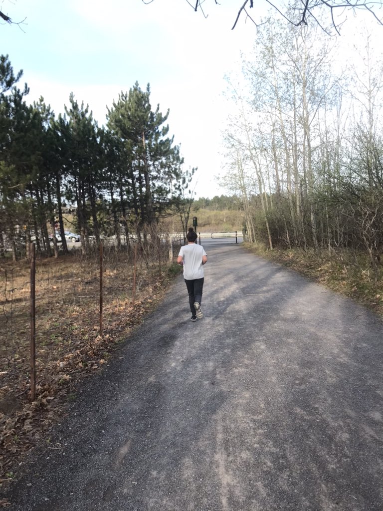 melhaskins's tweet photo. Perfect start to a day with my girl.
It’s not Barrington Bay but it will have to do for now.
#MelsHalfPlan #HalfMarathonTraining #SeaMeRun @SeaMeRunNS https://t.co/AlBuzUBsWl