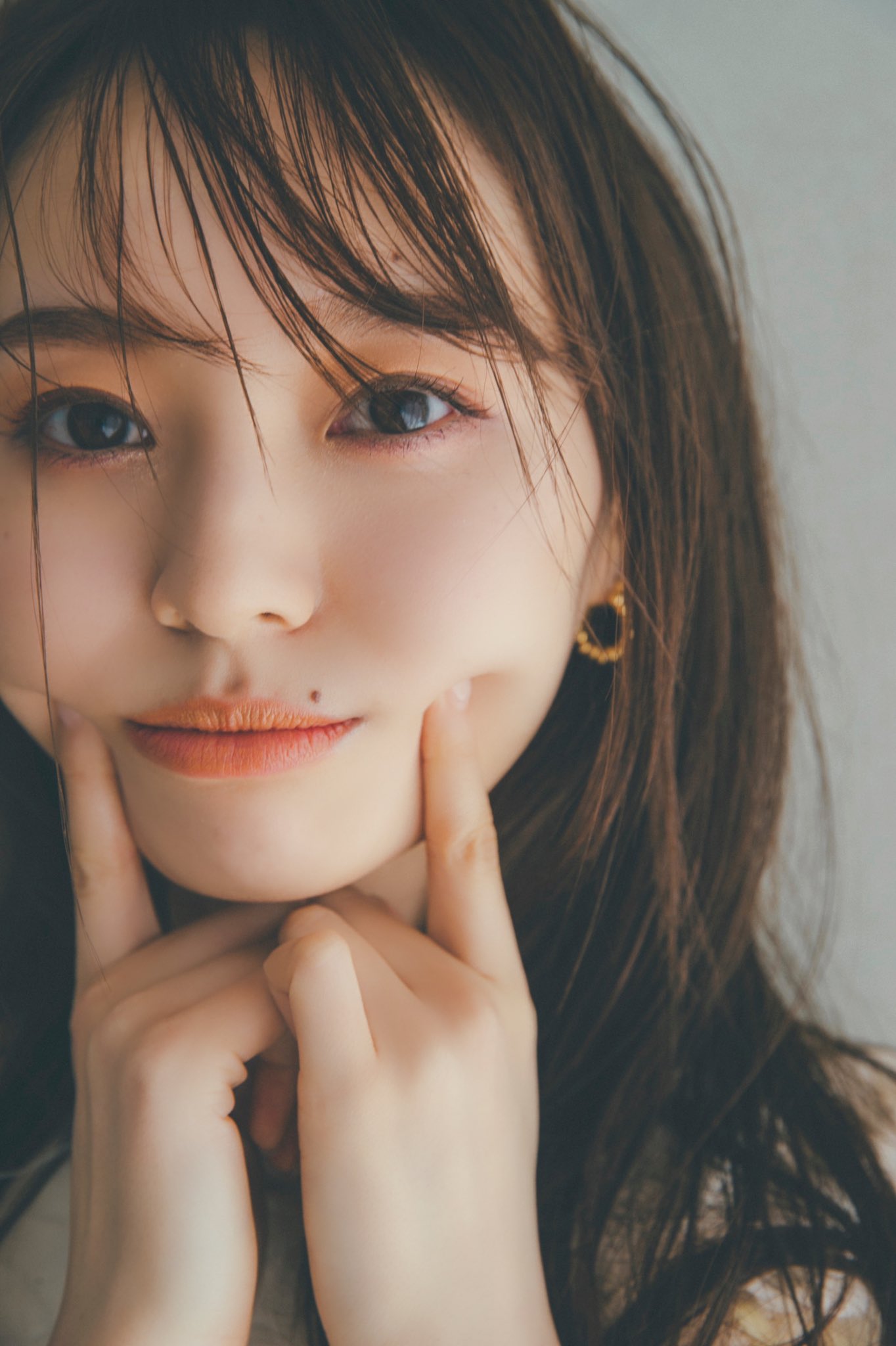 Amazon.co.jp: 乃木坂46 梅澤美波 アザーカット写真集 梅の近く