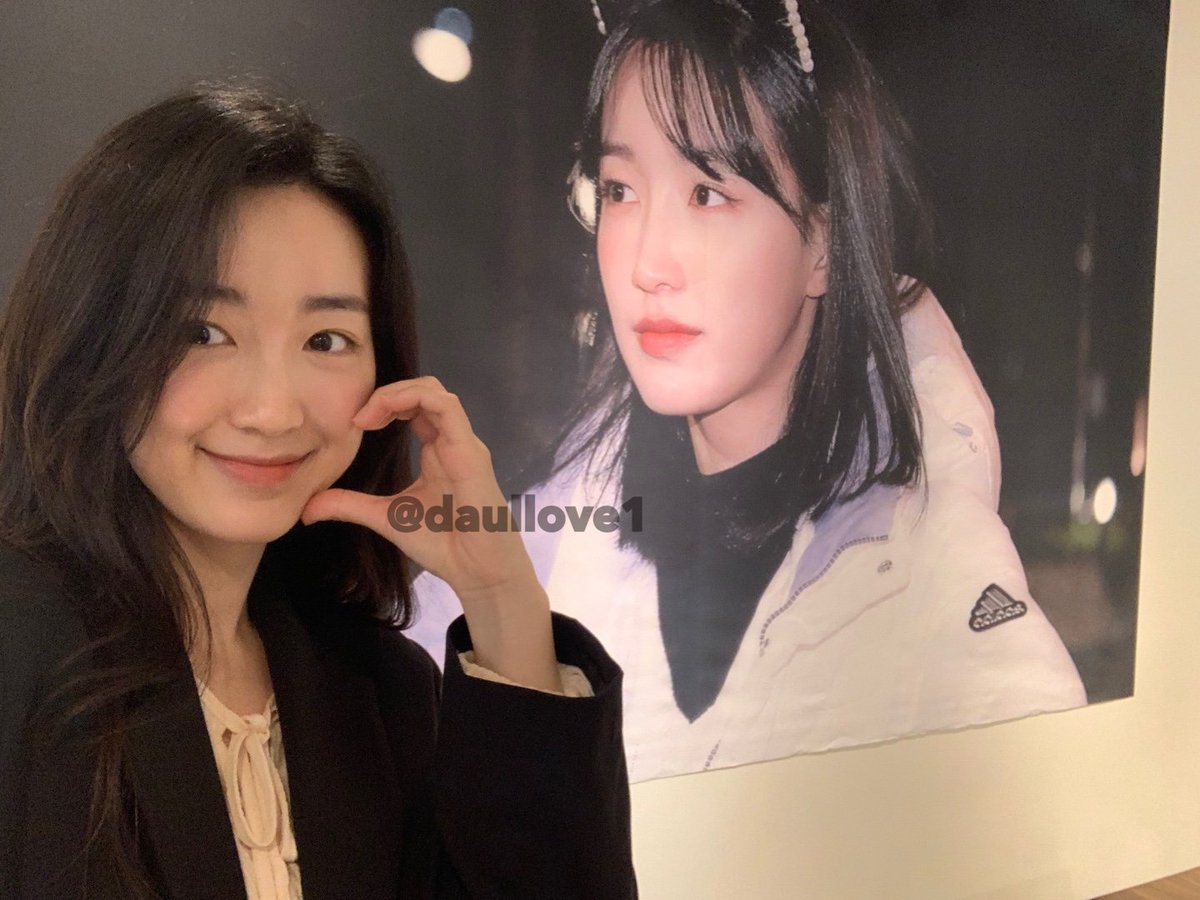bamgogum's tweet photo. 다울님께서 플텍이시라 오늘 보라언니가 생카 와서 찍어준 셀카 대신 공유 해달라고 하셨어요..!
다들 귀여운 뽈하트 봐주세료 ..🥺🥺🥺🥺🥺 https://t.co/1w3iv5nxPe