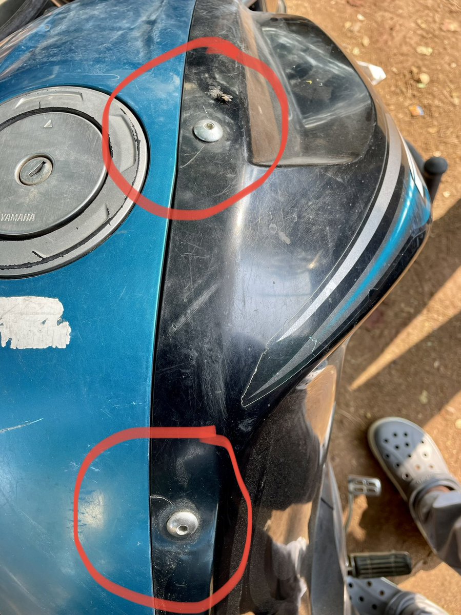 RameshGennur1's tweet photo. Hello Railways,

Yesterday I parcelled my bike from Bangalore to Bijapur (PRR - 1005085953). When I received my bike today at Bijapur, fuel tank and C clamp is totally damaged.
Very disappointed with the service, No officers are considering,
Please help! 
@SWRRLY @RailwaySeva https://t.co/28zrbnghPM