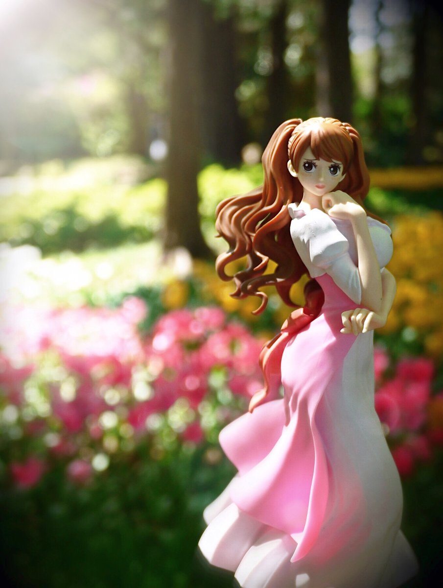 Lefty 木漏れ日とチューリップ畑とプリンちゃん チューリップよく見えないけど Onepiece ワンピース Charlottepudding シャーロットプリン Glitterandglamours ワンピースフィギュア ワンピースフィギュアを投稿しよう T Co Fdhsalbyjt