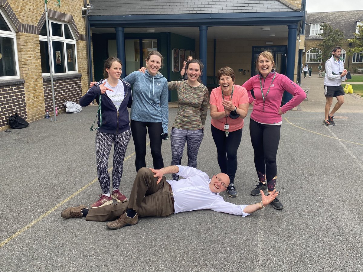 SHSFonteyn's tweet photo. A huge well done to the fonteyn staff that came out to play house netball for RAG week!! We’re so proud of you all 💚💪🏼 

Thanks to @shs_parks for a great match https://t.co/8Xqwc2DAuT