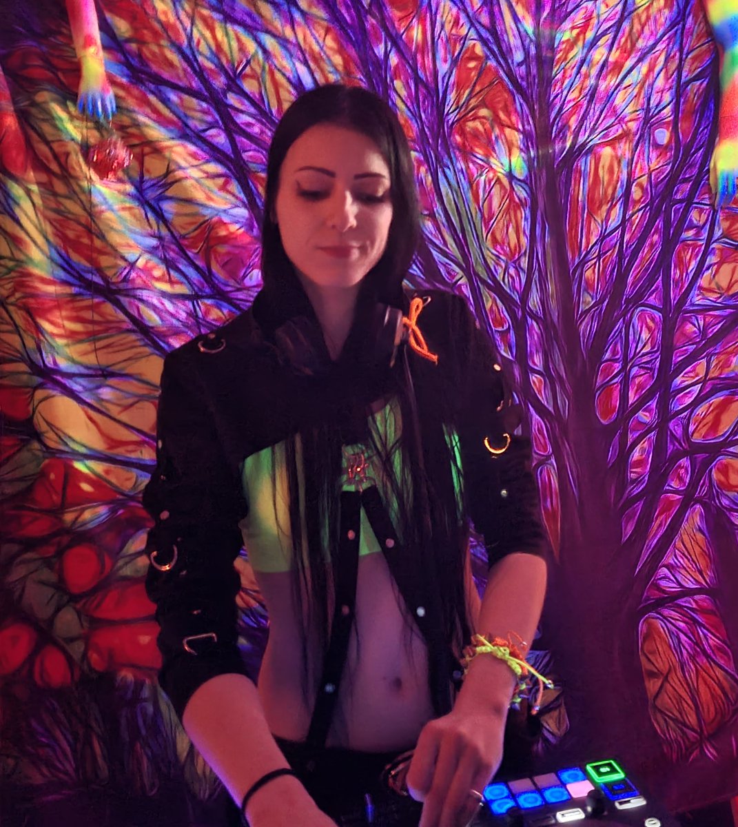 psylicious's tweet photo. ๐ฅ๐ This week on Psylicious Radio...
๐๐ฅ๐ซ๐ฎDJ SARANA๐ซ๐ฎ๐ฅ๐
#djsarana #psylicious #psylandia #psyliciousradio
#psytrancefinland #psytrance #psychedelic #psytranceparties #psytrancedjane #trance #trancefamily #trancemusic #psytranceworld
#psychedelictrance #psytrancedj #djane https://t.co/t4RQF5ibVX