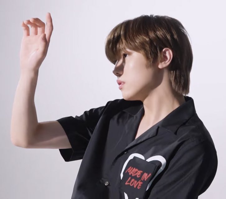 ahnfeed's tweet image. 