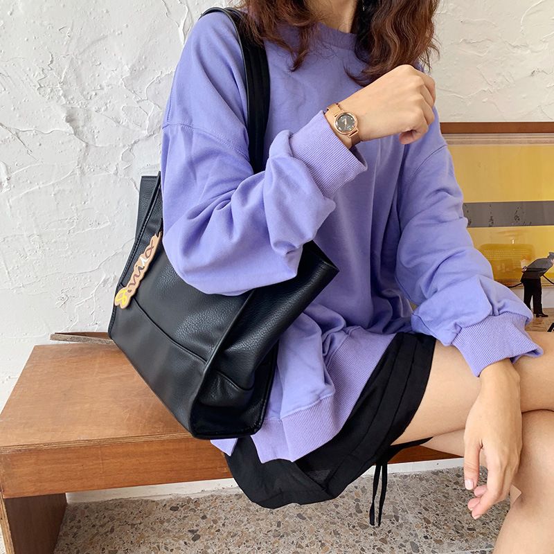 bybonnie_'s tweet photo. ♡ ขนาด 31x30x9cm สายยาว 55cm
♡ วัสดุหนังPU อย่างดี ซับใน polyester
♡ ตัวปิดกระเป๋าเป็นแม่เหล็ก
♡ มีช่องด้านใน 3 เป็นช่องซิป 1 ช่อง
♡ ใส่ ipad กระเป๋าสตางค์ยาว มือถือได้ทุกรุ่น ปิดแม่เหล็กได้ ถ้าใส่ A4 / notebook ใส่ได้ แต่จะปิดแม่เหล็กไม่ได้

#Layannstore https://t.co/NLvfVrQVsJ