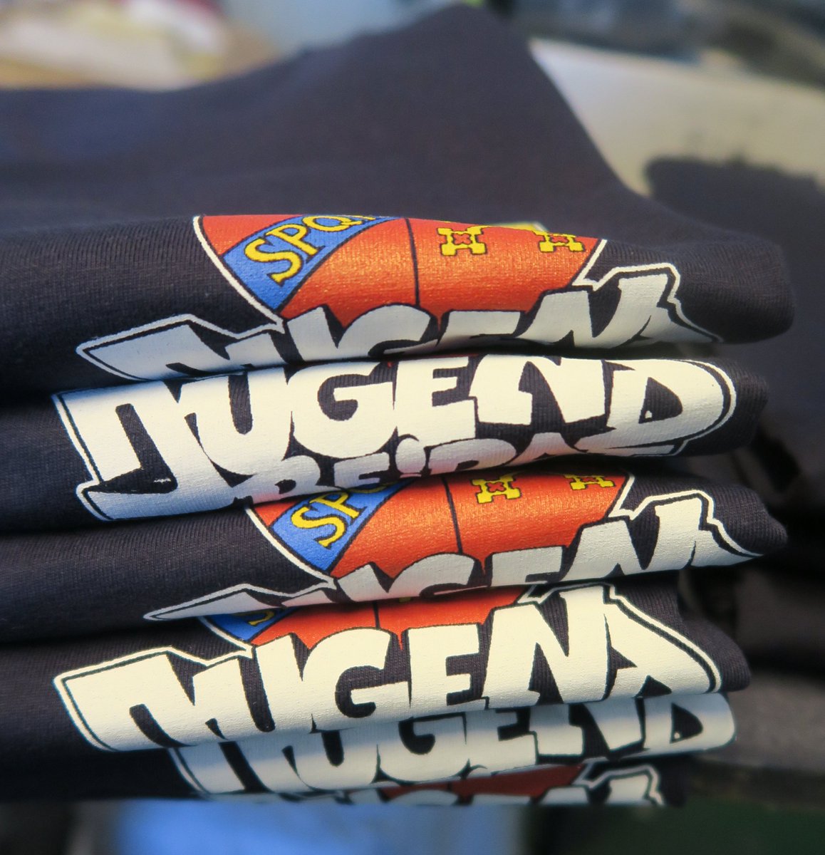 Wir durften die offiziellen Shirts und Hoodies des Jugendbeirates von Weil der Stadt drucken. Gedruckt wurde vierfarbig auf fair gehandelten Textilien aus Bio-Baumwolle.

#Shirts #Hoodies #fairfashion #fairtrade #organic #organiccotton #siebdruck #screenprint #weilderstadt