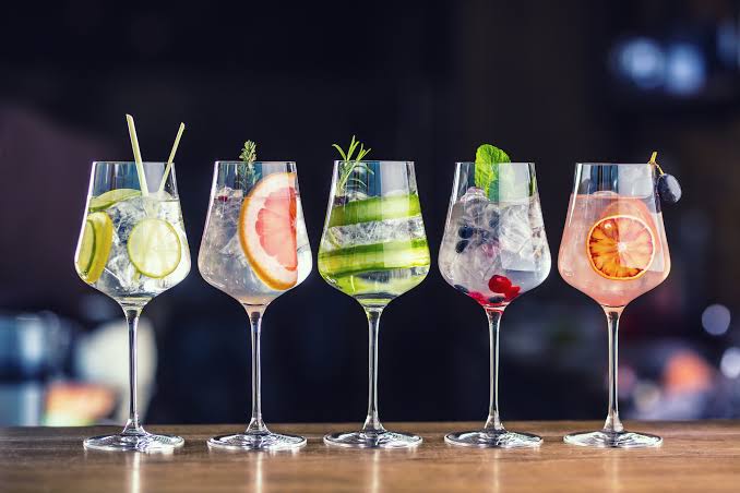CentralPerk882's tweet photo. Just something to spice up your #WCW 🤩 Bring her to @central_perk_882  for just a little treat! 💯🤯
#Cocktailwednesday https://t.co/9owyvbL5tY