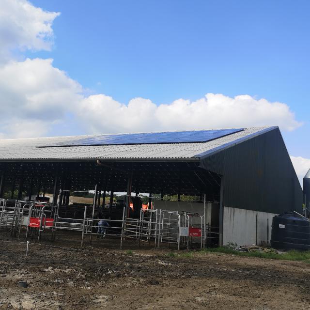 AeiCommercial's tweet photo. 30kw solar PV system installed on a robotic dairy farm in Co. Laois. 4x lely robots on site. 40% savings on electricity and carbon footprint reduction #solarpv #roboticfarming #lelyrobots #irishdairyfarming #sustainability #ClimateAction @lelyrobotman @EFSireland @heaneytweets https://t.co/UEY64SWfeZ