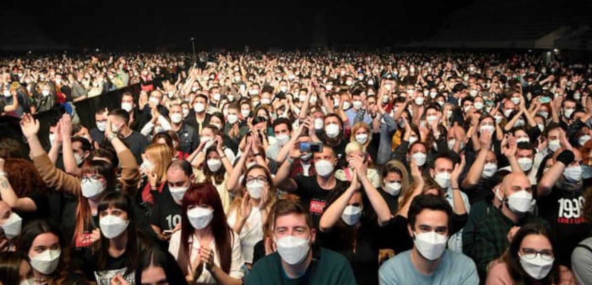 Le concert test de Barcelone, avec 5000 personnes ne présente "aucun signe de contagion".

Retrouvez l'article ici : bfmtv.com/amp/internatio…