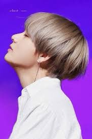 Kim Taehyungs side profile: that’s it.