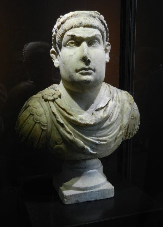 Symmach_'s tweet photo. #OnThisDay in 357 CE the Emperor Constantius II entered Rome for the first time since his reign began in 337.
Having defeated the usurper Magnus Magnentius in 353, he officially celebrated his victory upon entering the imperial capital.
#Classics #Roman #Constantius #History https://t.co/Z4qIg4SnIj