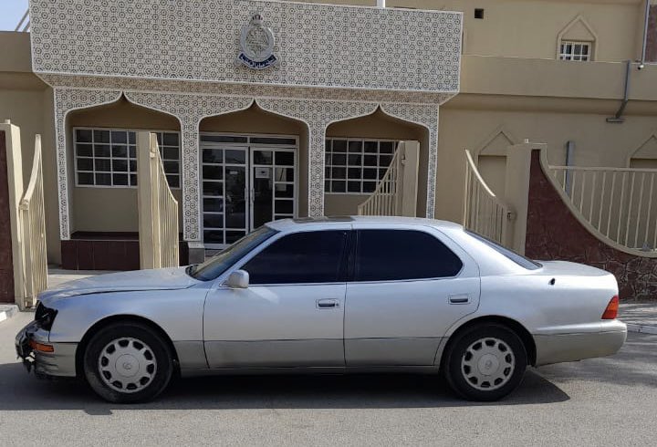 قيادة شرطة محافظة الظاهرة تستوقف شخص بتهمة التفحيط والاستعراض بالمركبة في طريق عام وتعريض الأخرين للخطر، وتُستكمل بحقه الإجراءات القانونية. 
#شرطة_عمان_السلطانية