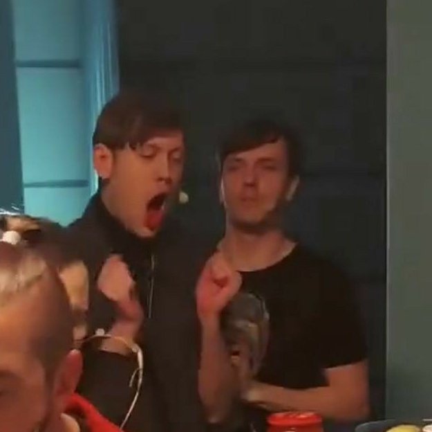 ful1rna's tweet image. а что если..................