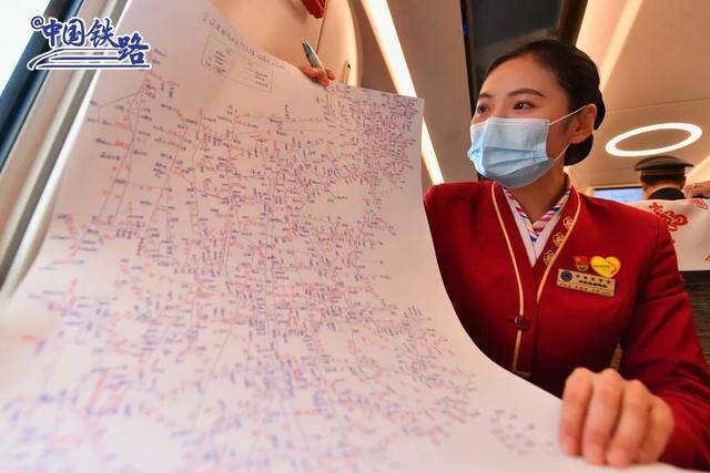 人民網日本 S Tweet 中国全土の鉄道路線から駅名まで全部暗記している高速鉄道の女性乗務員 山西省の太原南駅から北京西駅に向かう高速列車g630号の車内で 4月25日 乗務員の靳艷清さん 29 が 記憶を頼りに 中国全土の鉄道路線343路線の807駅を90分で書き上げた