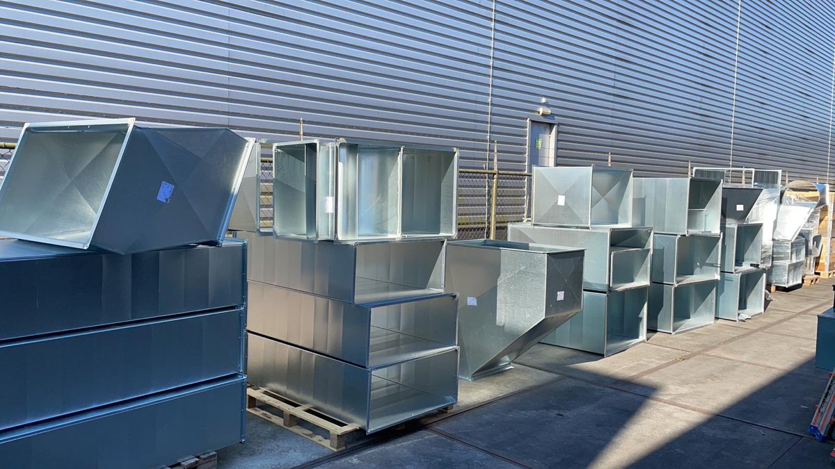 Work in progress!
Coaten productievloer en koeling plaatsen tbv productiehal.