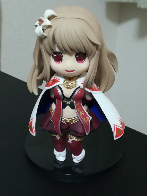 随分前に買ったFFブレイブなんとかのフィギュアなんだけどとりあえず試しにハイライトを大きくした
水皿なしで百均筆だと伸びなくてキツいなwwww 