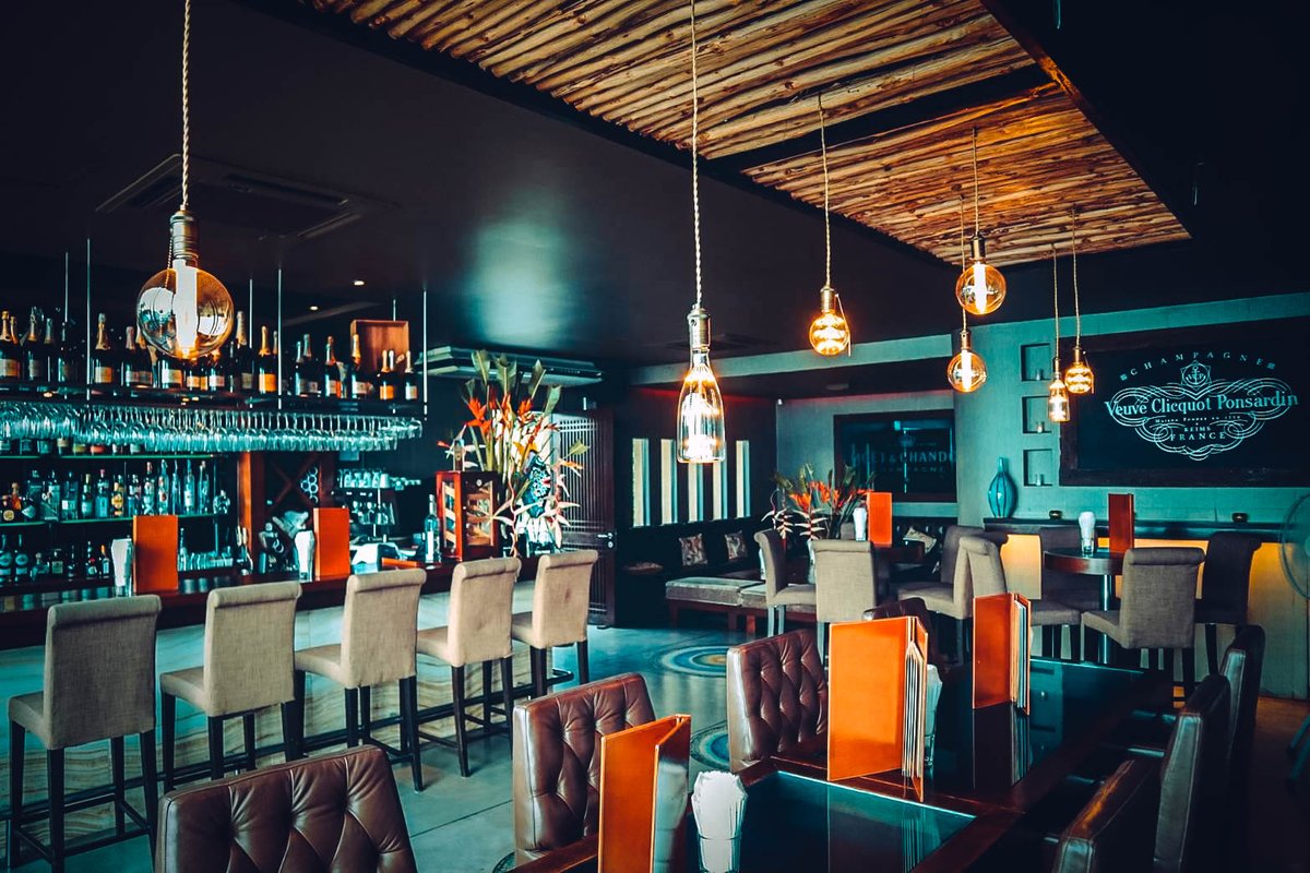 cliff_koh's tweet photo. Have a cocktail or a house red wine in a perfect setting for your pre-dinner meal. #ร้านอาหารทะเลสมุย #ร้านอาหารทะเล #Samuiseafood #อาหารทะเล
#ร้านอาหารกลางแจ้ง #romanticrestaurant #ร้านอาหารโรแมนติก
#ร้านอาหาร #สมุยน่าเที่ยว #samuitravel
#kosamui #苏梅岛 #seafood #海鲜 https://t.co/YFl2tMfUnY