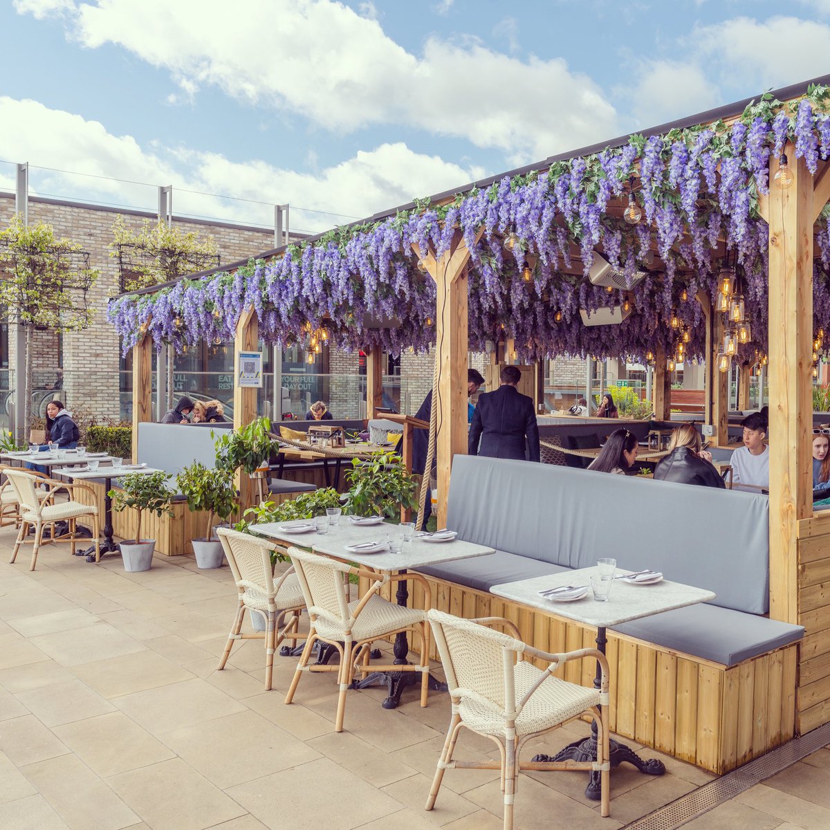 Victor's Restaurants tweet media