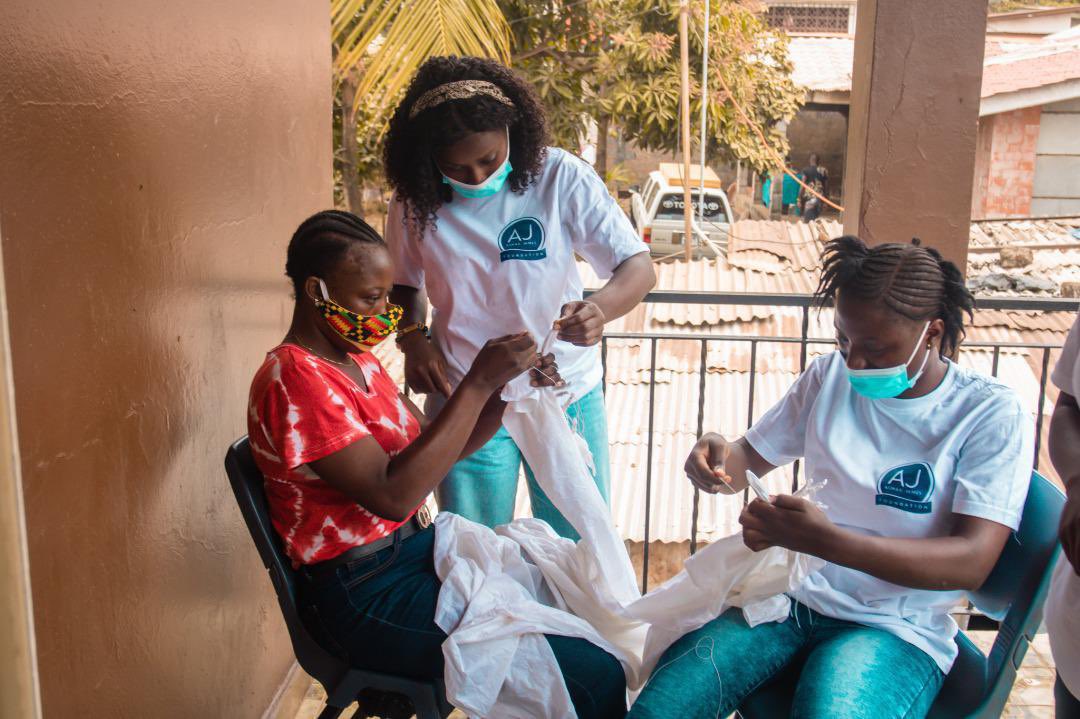 asmaakjames's tweet photo. In March 2021, the #AJfoundation-supported some young women through the Madam Wokie skills development programme.
Thank you #MadamWokie for giving them the opportunity and thanks to these dynamic ladies for taking up the challenge. https://t.co/4FeiHSWiDT
