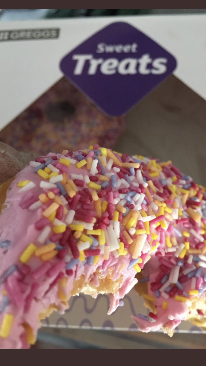 NorfolkNChanc11's tweet image. RUMOUR:

@gorlestonfc Talismanic player sending in his pre game breakfast ahead of tonight’s titanic clash at Allendale! Big dog gaffer even provided them so I’m told and most likely a box for himself! @caisterfc1 

Thanks to my source

#easywork
#nochallenge
#nostress
#YHIHF