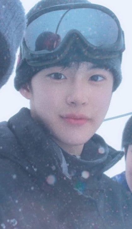 A Japanese High Schooler went viral recently in South Korea for having an insanely handsome visuals. Under the post, knetz were tagging SM to recruit him or suggesting for him to join the on-going SM (Japan) online auditions.

#SMNBG
🔗 bit.ly/2S1Gnw8