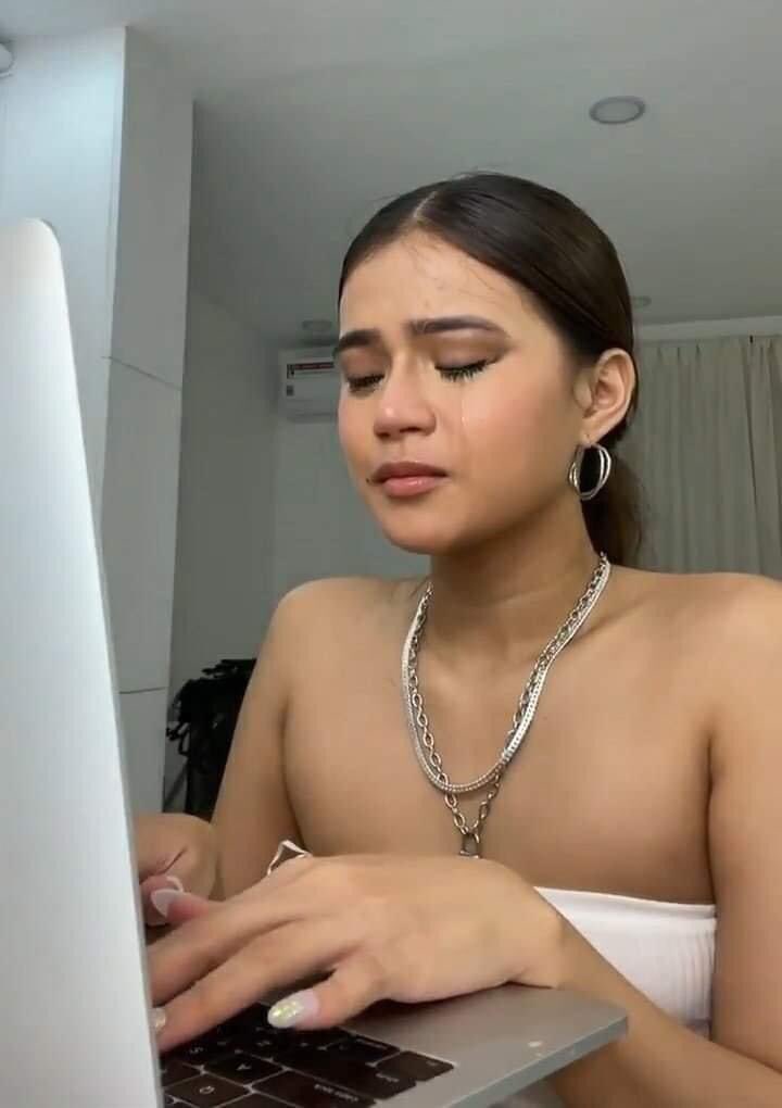 เพื่อนด่าอีเหี้ย                ผู้ชายตอบอืม