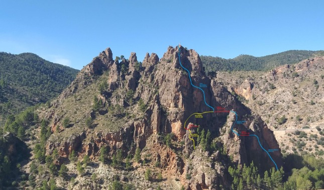 deandar's tweet photo. Está casi finalizada la instalación de la vía ferrata de los Picarzos en Aýna, Albacete. Itinerario de casi 500 metros.😃  #VíaFerrata @AynaTurismo 
https://t.co/frJYW6OEAF https://t.co/z44zzhOPPn