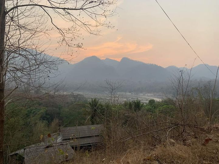 sfys_nn's tweet photo. It was reported that Military Council carried out airstrikes in the DaGwint area near the Thailand-Myanmar border,Karen State around 2pm today. Locals has already fled from that area since the end of March and it's said that no people were left in the village. #Apr28Coup https://t.co/tJYPZZHmHF
