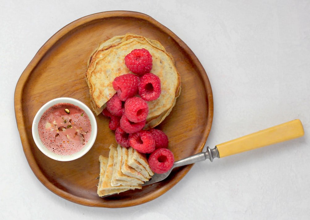 PinkChaiUK's tweet photo. What could be better than waking up to freshly made pancakes and Pink Chai? 🥞☕

So why not make some pancakes for your loved ones? Then you'll only have to pour, heat and serve our ready-made #PinkChai on the side! 

Order yours here 👇

https://t.co/ibX3ve9KQ2 https://t.co/zHKyt8Vmei