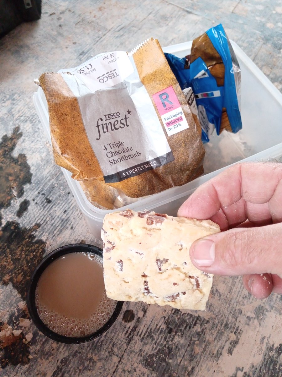 wayne23evans's tweet photo. The little things in life 😉
#Shortbread 
#Chocolateshortbread 😋 https://t.co/igfHHffsrK