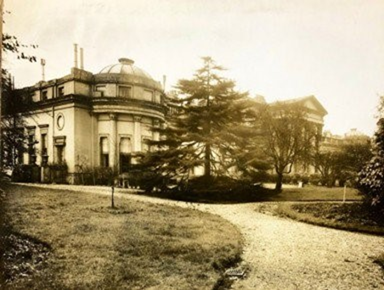 Despite Allan’s strenuous denial of the accusations, in later life she lived in this apartment with Verna Aldrich, her secretary and lover.This handy blog, written by  @vicky_ig, covers her life in greater detail:  https://blog.nationalarchives.gov.uk/lgbtq-history-maud-allan-unnatural-practices-women/: CRES 35/3368