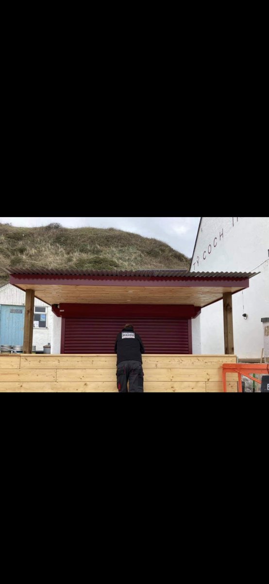 freddi_lavender's tweet photo. Slightly different tweet today! 

If you know anybody who's building a bar, man cave or shed then you've come to the right place. 

Contact Madog Roller Doors for a free survey! 😁

07951 545050 https://t.co/3pzpYoNbl1