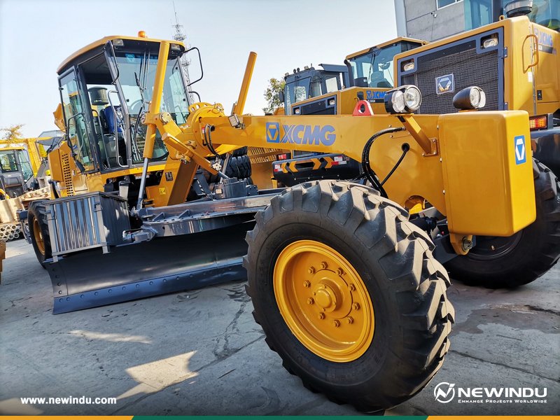 newinducn's tweet photo. 【#ExportCases】
🚢1 Unit XCMG XS143J Road Roller & XCMG GR135 Motor Grader Shipped to Philippines
👉 sales@newindu.com
⚙ https://t.co/kpMr8ecGD2
#XCMG #roadroller #XcmgRoadroller #constructionmachinery #heavyequipment #MotorGrader #XS143J #GR135 https://t.co/o92OWycGvn